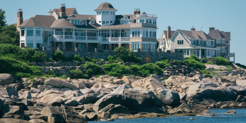 Why Luxury Homes Along the Maine Coast Face Unique Pest Challenges